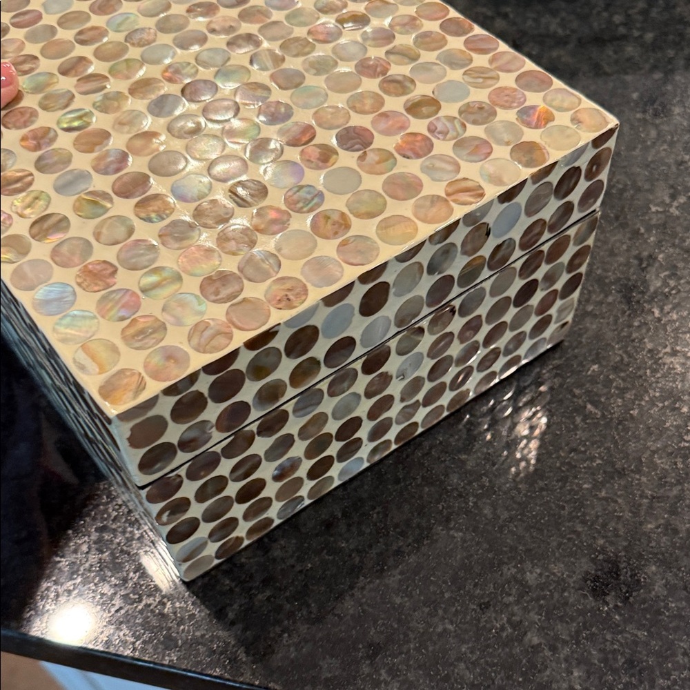 Rectangle Mother of Pearl Handmade Geometric Box with Hinged Lid (Set of 2) - Picture 11 of 14